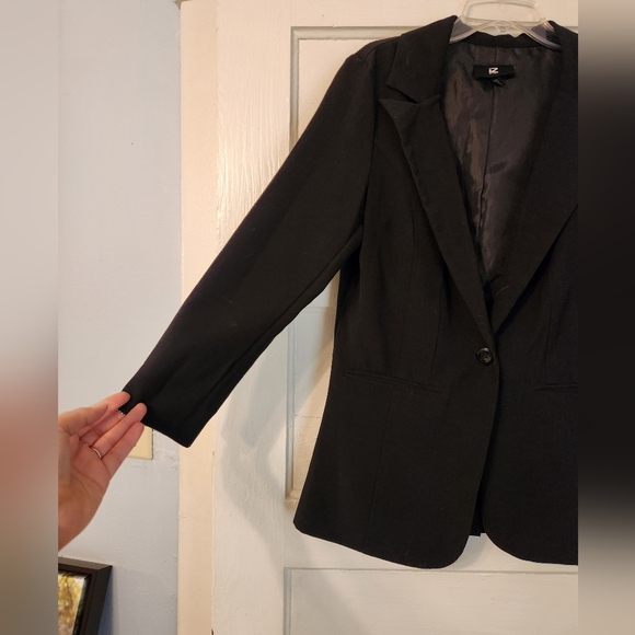 Women's Black Blazer - Picture 2 of 10